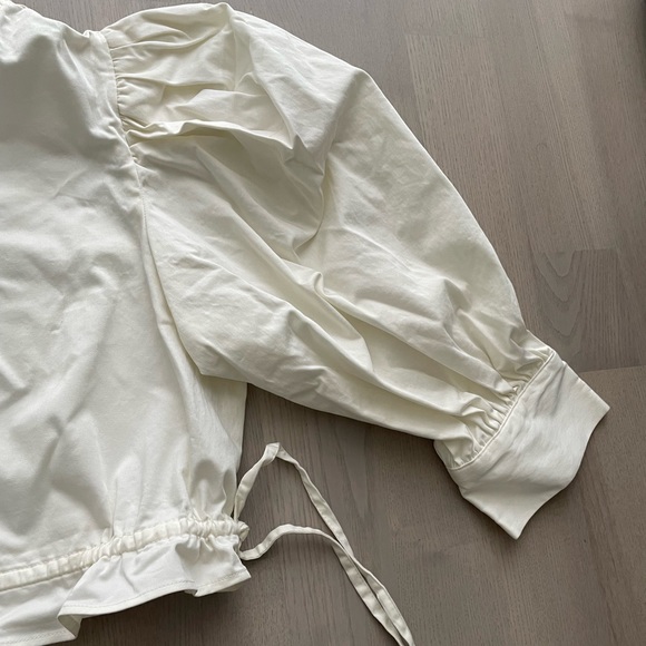 Danielle Bernstein Ivory Cotton Romantic Crop Top with Pouf Sleeves - Picture 6 of 9